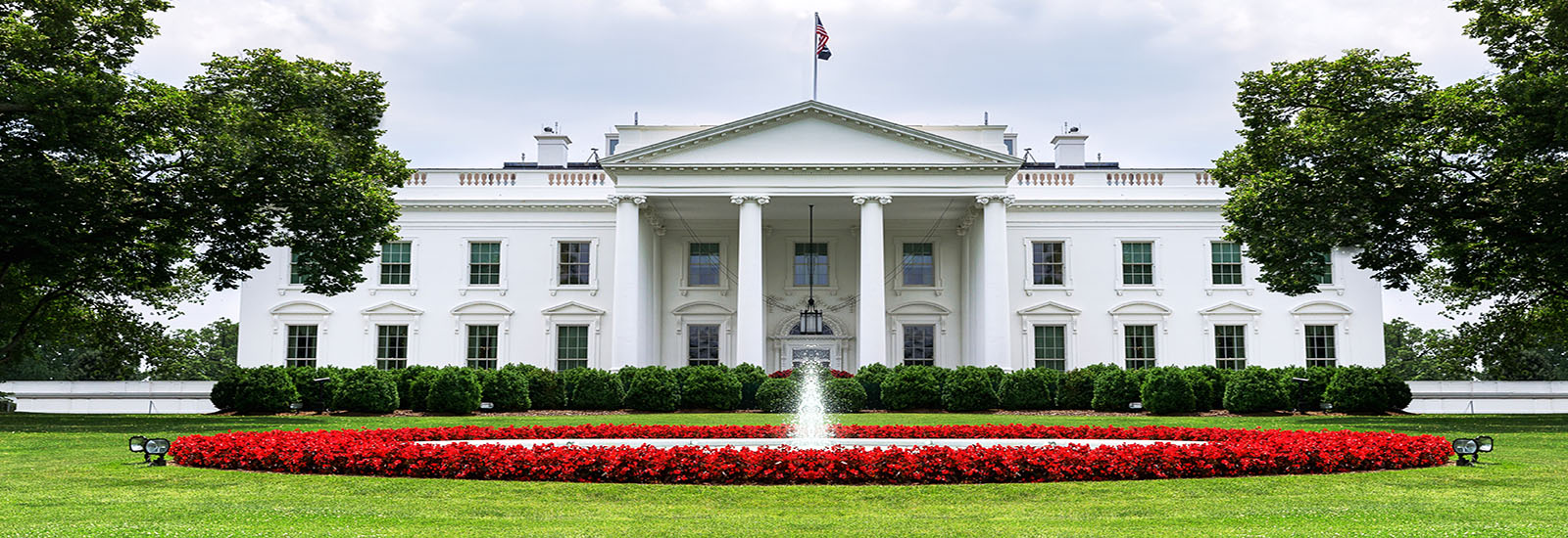 This is a stock photo. The White House in Washington, D.C.